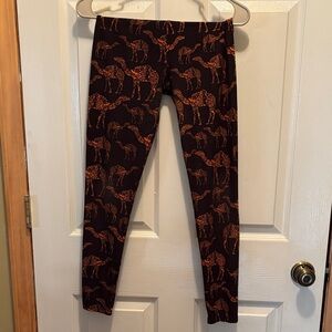 🌻LuLaRoe Women's Leggings with Camel Print - Black and Orange